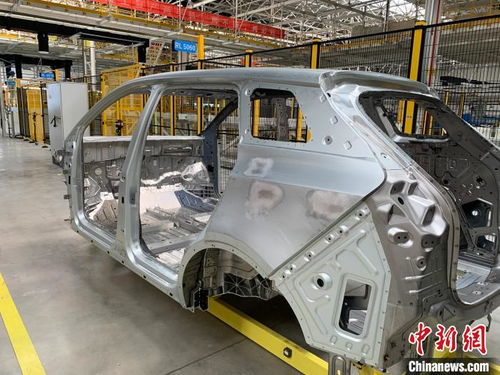 一輛新能源電動汽車 誕生記 400余臺 變形金剛 同時作業